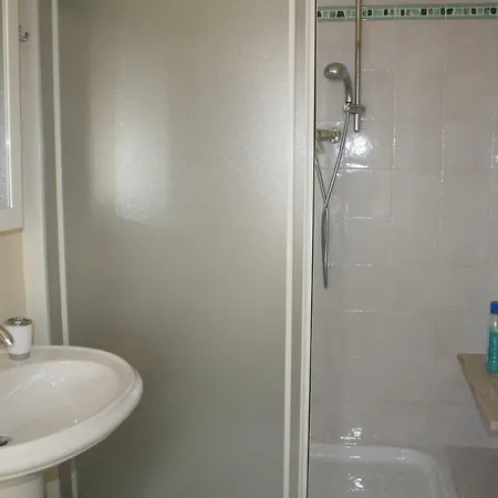 Couette-café Dora 3*