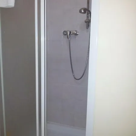 Couette-café Dora 3*