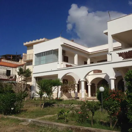 Dora Bed & Breakfast Capo dʼOrlando