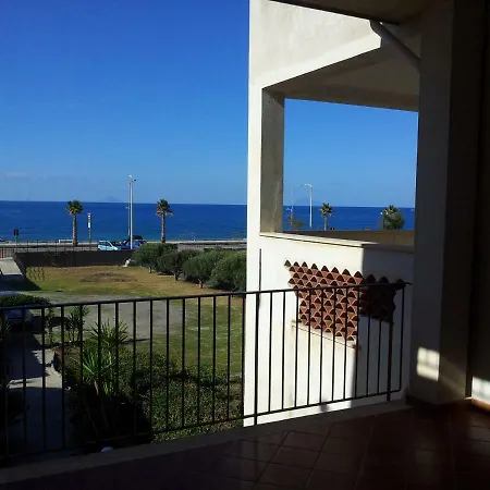 Couette-café Dora Capo dʼOrlando