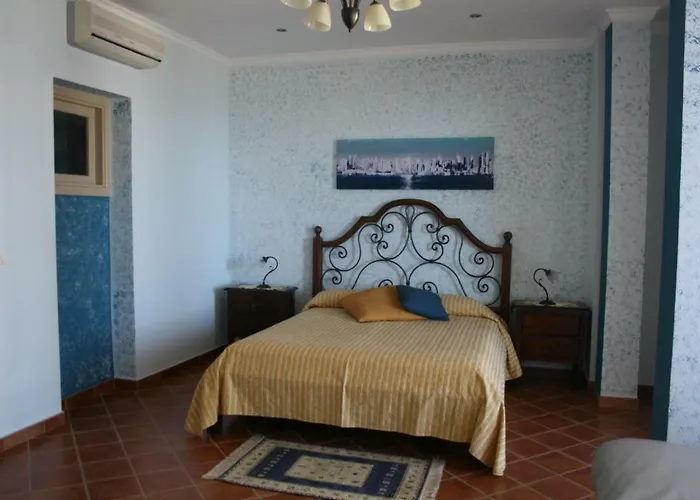 לינה וארוחת בוקר Dora Capo dʼOrlando