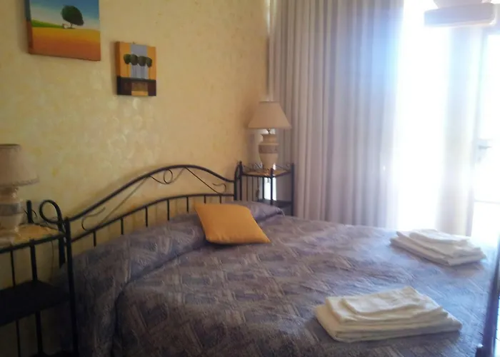 לינה וארוחת בוקר Dora Capo dʼOrlando