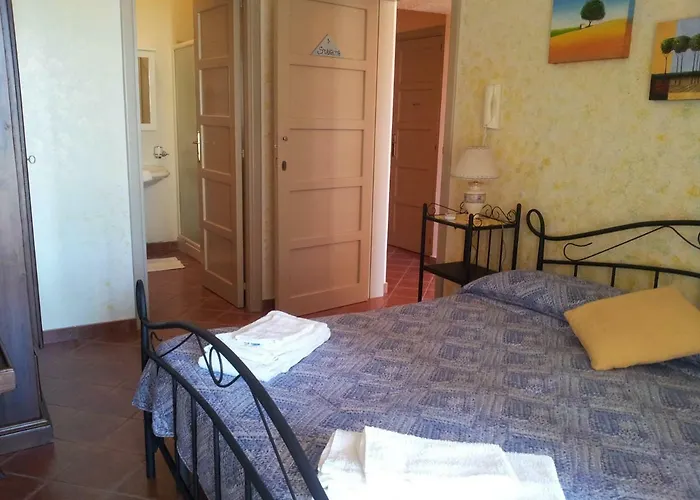 לינה וארוחת בוקר Dora 3*