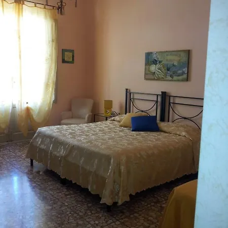 Dora Capo dʼOrlando