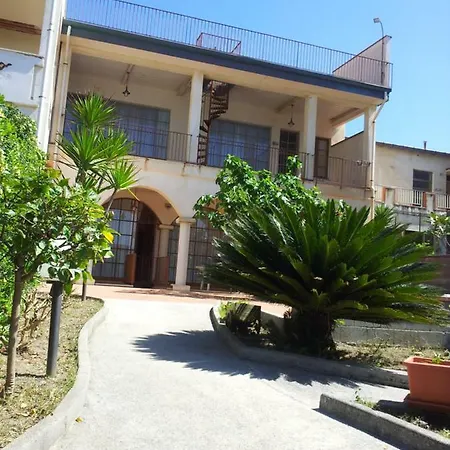 Dora Bed & Breakfast 3*